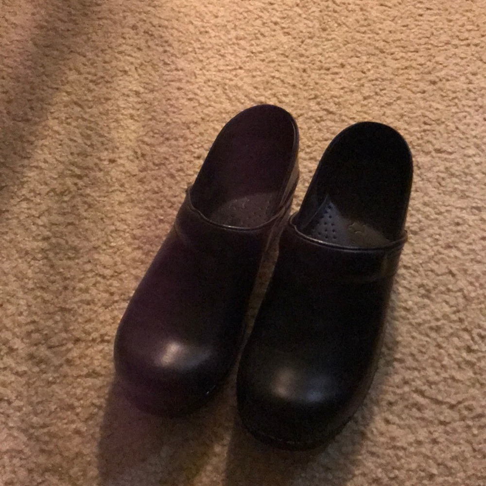 Black dansko